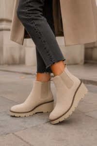 Brown knee-high boots for women over 40